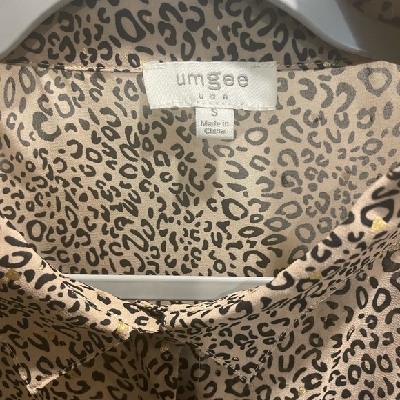 Umgee leopard print blouse, size small - Picture 3 of 4